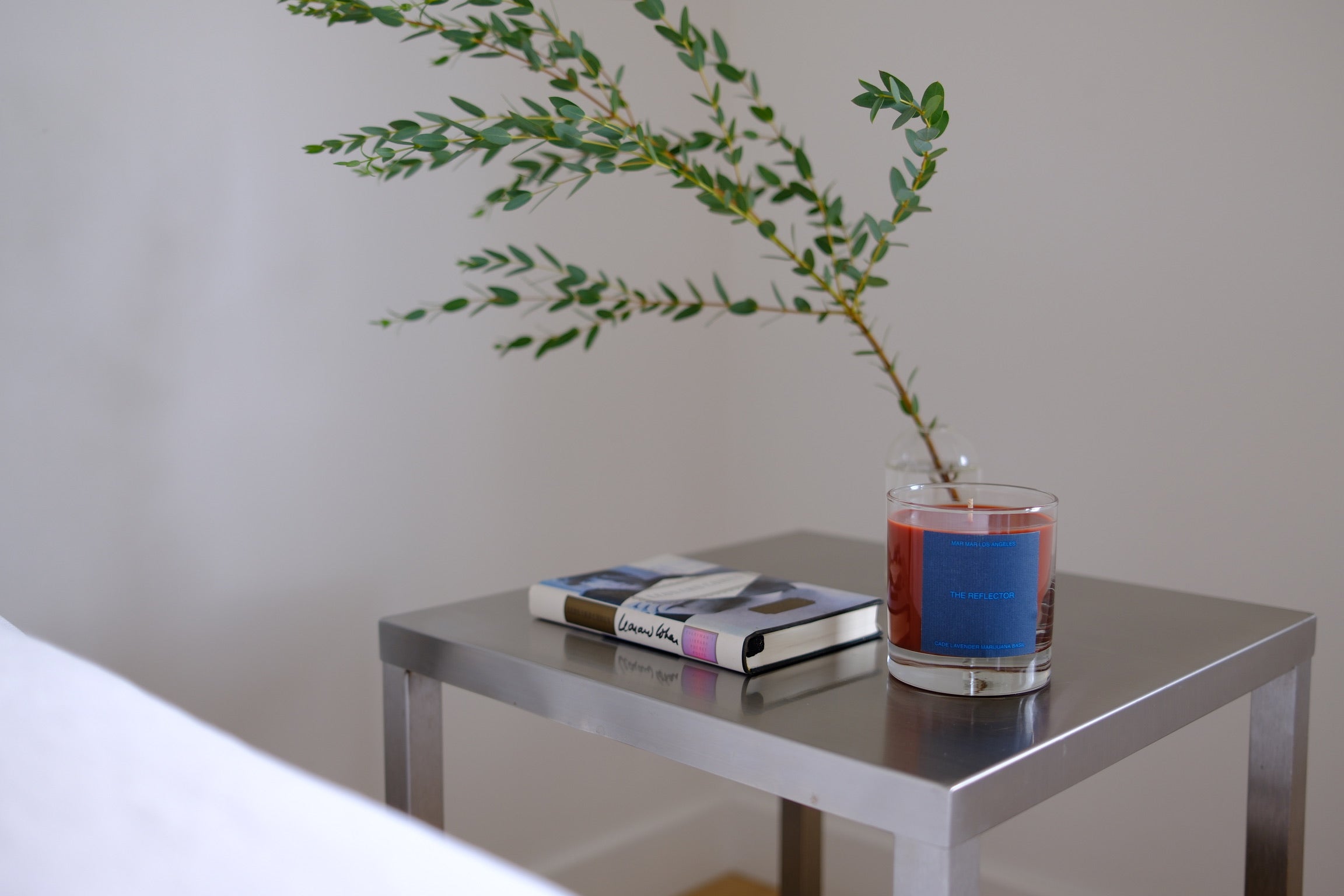 THE REFLECTOR CANDLE