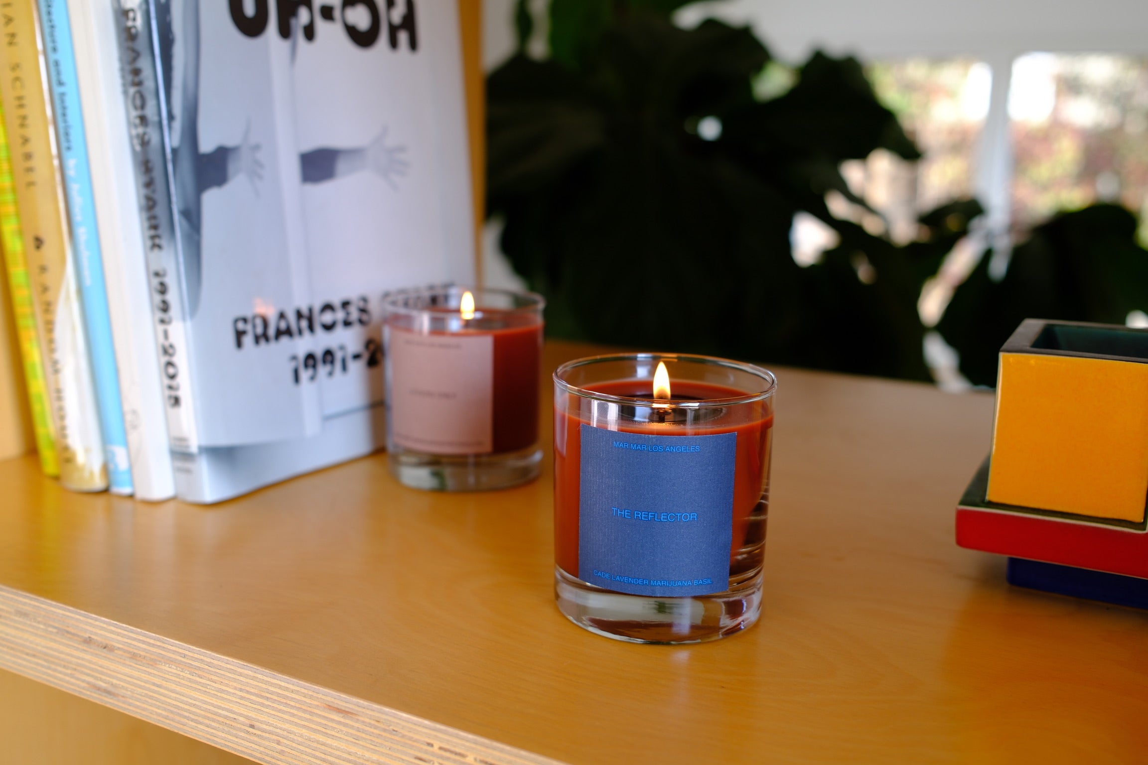 THE REFLECTOR CANDLE